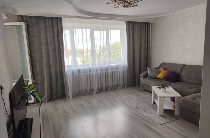 3-Комнатная квартира на сутки в  Пинске,  Кирова ул., 32    изображение 2 - kvartirka.by