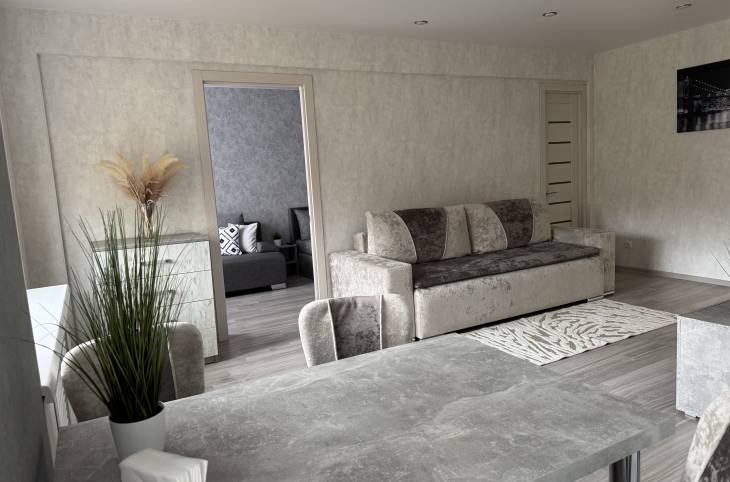 2-Комнатная квартира на сутки в  Витебске,  Черняховского пр-т., 6/3    изображение 1 - kvartirka.by