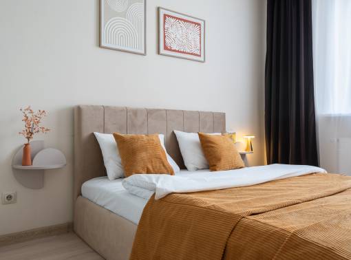 1-комнатная квартира на сутки. Центр. Метро в 3 минутах. Wi-Fi. Кухня объединена с жилой зоной. Отдельная спальня. Балкон. - kvartirka.by