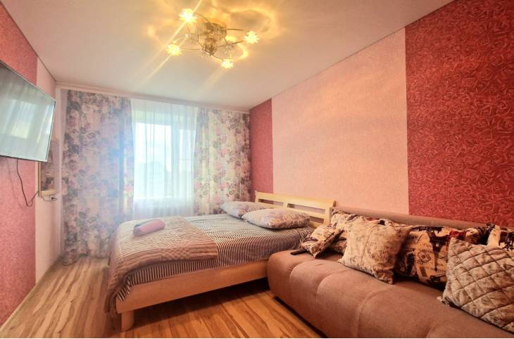 3-Комнатная квартира на сутки в  Гомеле,  Рощинская ул., 10    изображение 1 - kvartirka.by