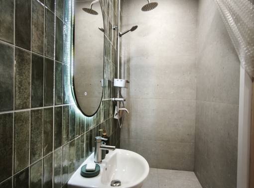 Центр. Сталинка с балконом возле БРУ - kvartirka.by