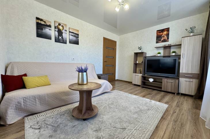 2-Комнатная квартира на час в  Минске,  Романовская Слобода ул., 10    изображение 1 - kvartirka.by