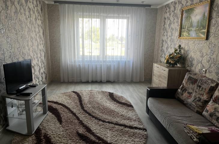 3-Комнатная квартира на сутки в  Барановичах,  Кирова ул., 93    изображение 2 - kvartirka.by