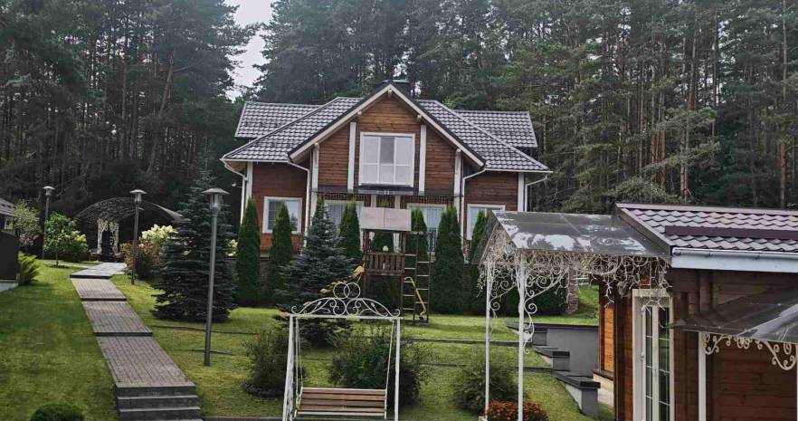 Коттедж Степенёво в Минской области, к.п.Нарочь, ул.Туристская, д.32  изображение 1 - kvartirka.by