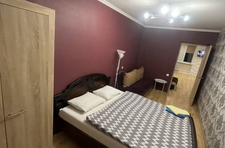 2-Комнатная квартира на сутки в  Барановичах,  Тельмана ул., 62    изображение 1 - kvartirka.by
