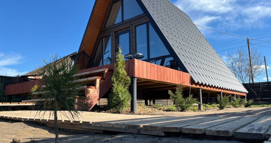 Сдаётся уютный A-frame дом " CHILL " в Гомельской области, г.Добруш, ул. Кривенченко, д.55  изображение 1 - kvartirka.by