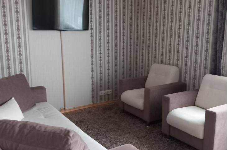 4-Комнатная квартира на сутки в  Лиде,  7-я Ноября ул., 6/2   изображение 3 - kvartirka.by