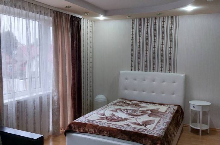 4-Комнатная квартира на сутки в  Лиде,  7-я Ноября ул., 6/2    изображение 1 - kvartirka.by