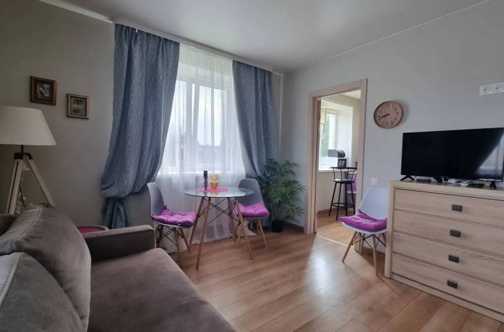 1-Комнатная квартира на сутки в  Лиде,  Фрунзе ул., 18    изображение 1 - kvartirka.by