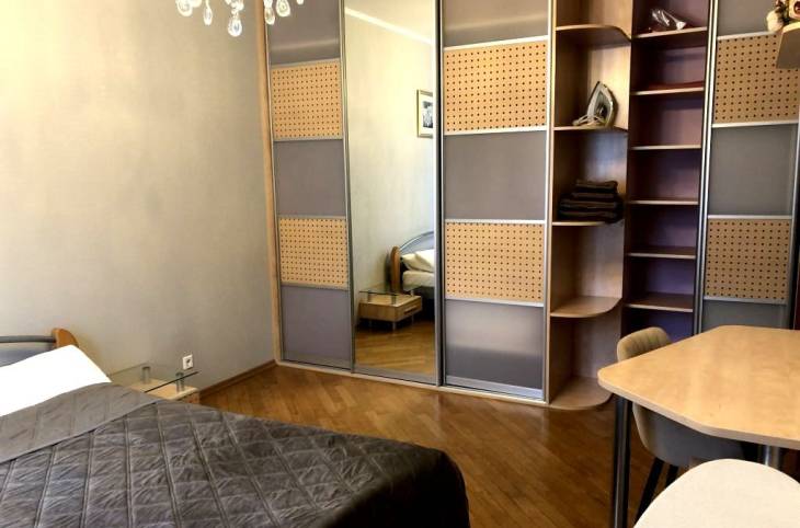 2-Комнатная квартира на сутки в  Минске,  Красная ул., 14    изображение 1 - kvartirka.by