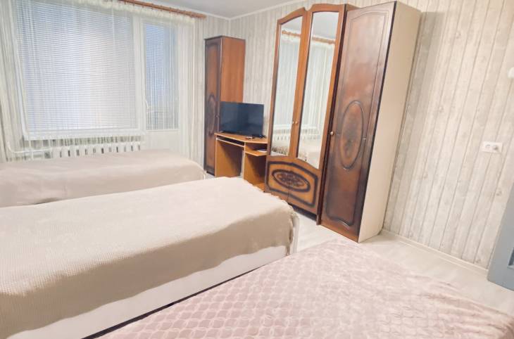 2-Комнатная квартира на сутки в  Пинске,  Революционная ул., 9    изображение 2 - kvartirka.by