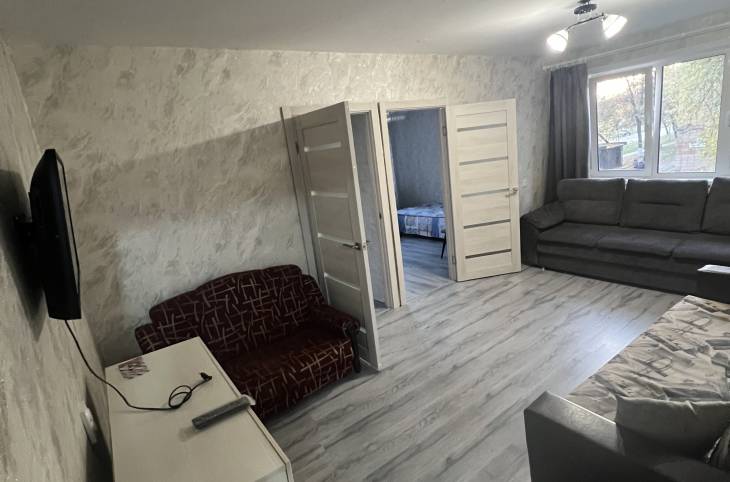 3-Комнатная квартира на сутки в  Пинске,  Центральная ул., 64    изображение 1 - kvartirka.by