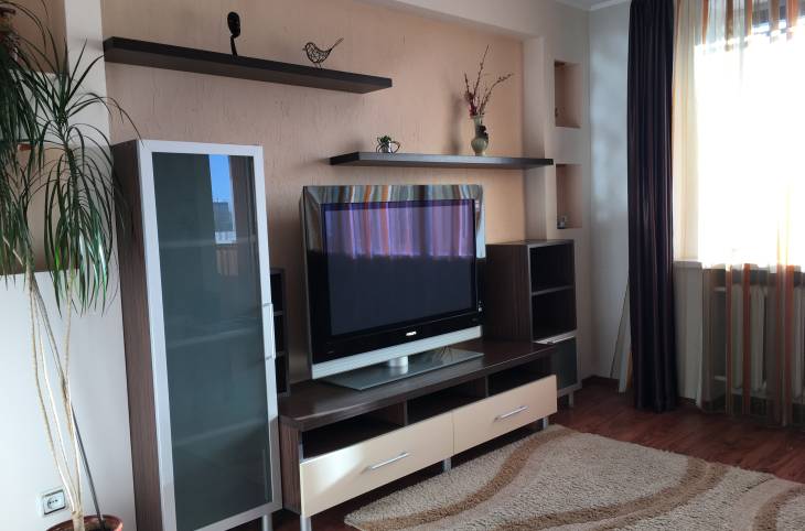 2-Комнатная квартира на сутки в  Новополоцке,  Молодежная ул., 92    изображение 1 - kvartirka.by