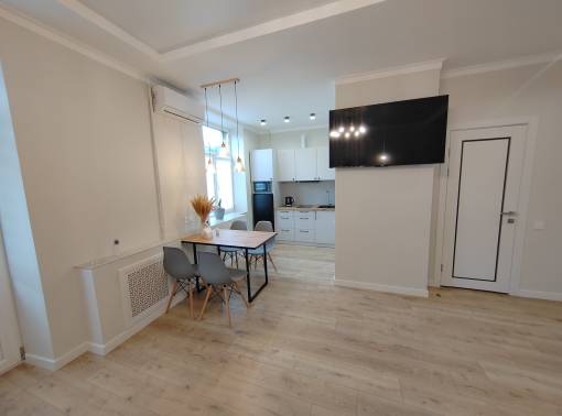 Просторная квартира-студия с кондиционером и бойлером  - kvartirka.by