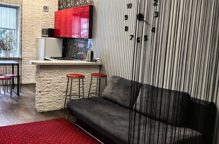 3-Комнатная квартира на сутки в  Барановичах,  Зои Космодемьянской ул., 48    изображение 1 - kvartirka.by