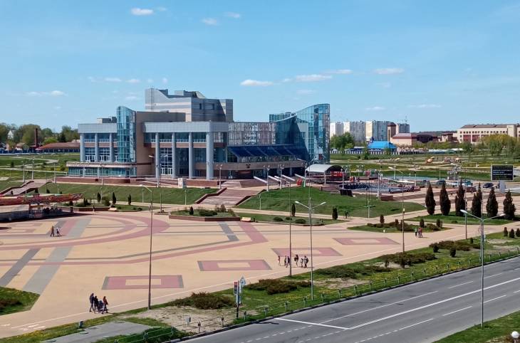 2-Комнатная квартира на сутки в  Жлобине,  1-й микрорайон, 7    изображение 1 - kvartirka.by