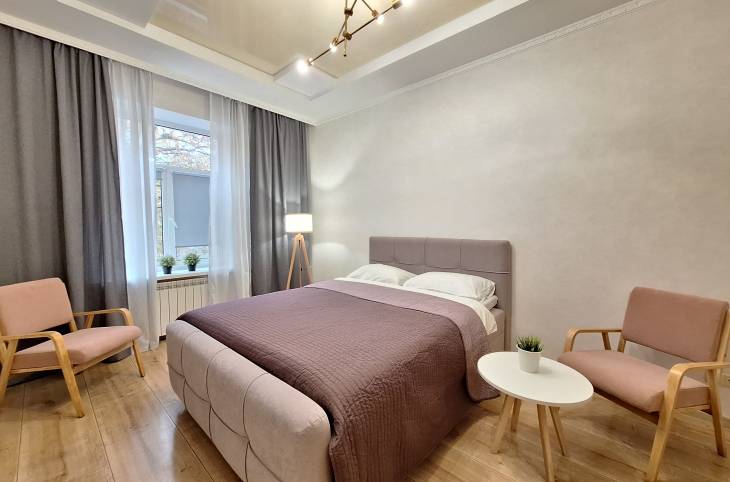 2-Комнатная квартира на сутки в  Минске,  Кирова ул., 1    изображение 1 - kvartirka.by