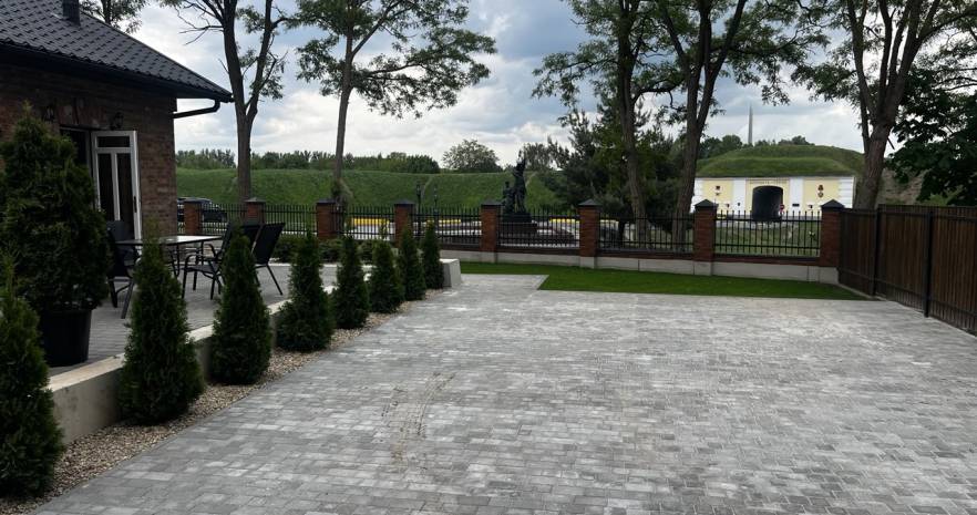 Домик у северных ворот в Брестской области, ул. Героев обороны Брестской крепости, 64/1  изображение 1 - kvartirka.by