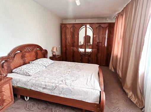 Нал/безнал. 6 раздельных спальных мест. 3 мин пешком от завода Гомсельмаш. Есть другие квартиры для заселения групп командированных сотрудников.  - kvartirka.by