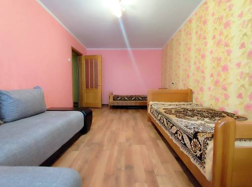 4 раздельных спальных места. Бюджетная  двушка. Аэродром - kvartirka.by