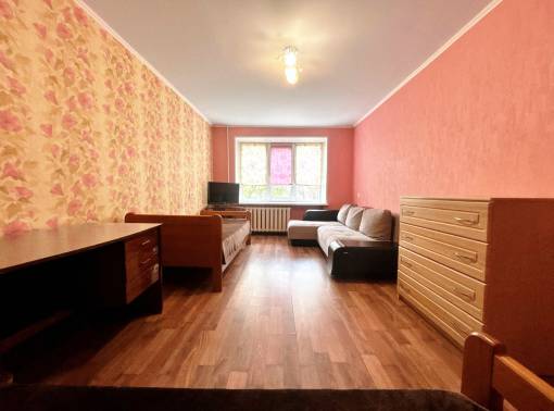 4 раздельных спальных места. Бюджетная  двушка. Аэродром - kvartirka.by