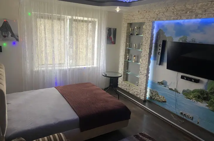 Фото 2: Квартира посуточно — Уютная квартира с Smart TV рядом с ТЦ Triniti