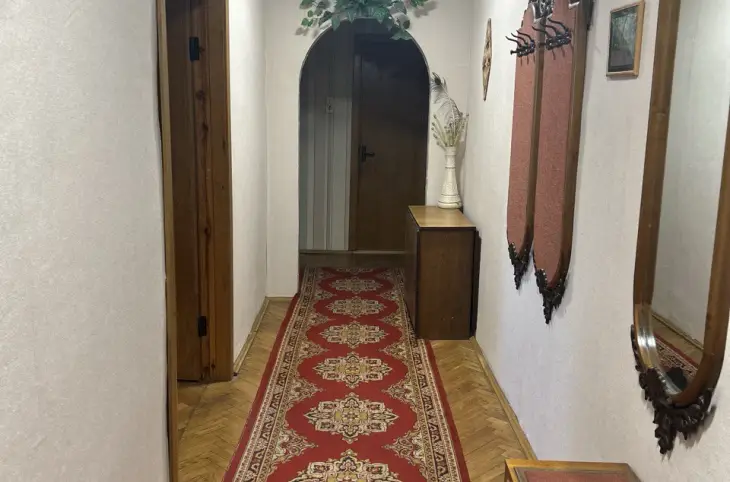 Фото 4: Квартира посуточно — Трехкомнатная квартира на улице Фоканова в Жлобине